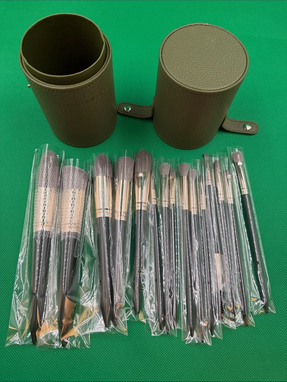 Lulucolors Taupe Travel Makeup Brush Set with Case